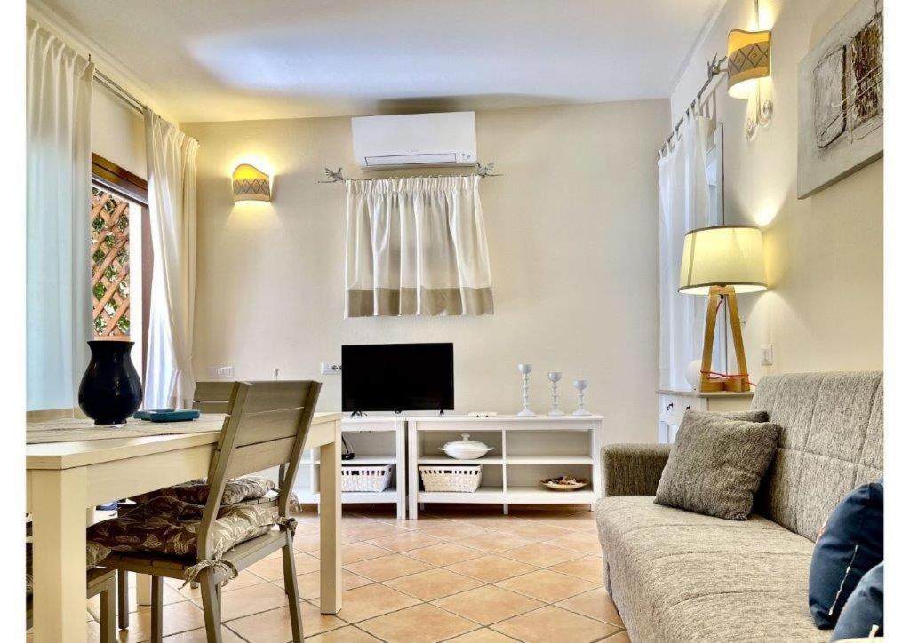 포르토 오티올루 Le Residenze Sul Mare B6 아파트 외부 사진