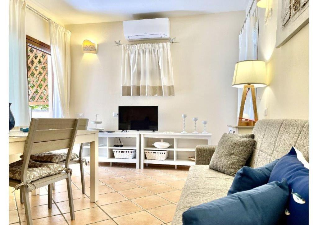 포르토 오티올루 Le Residenze Sul Mare B6 아파트 외부 사진
